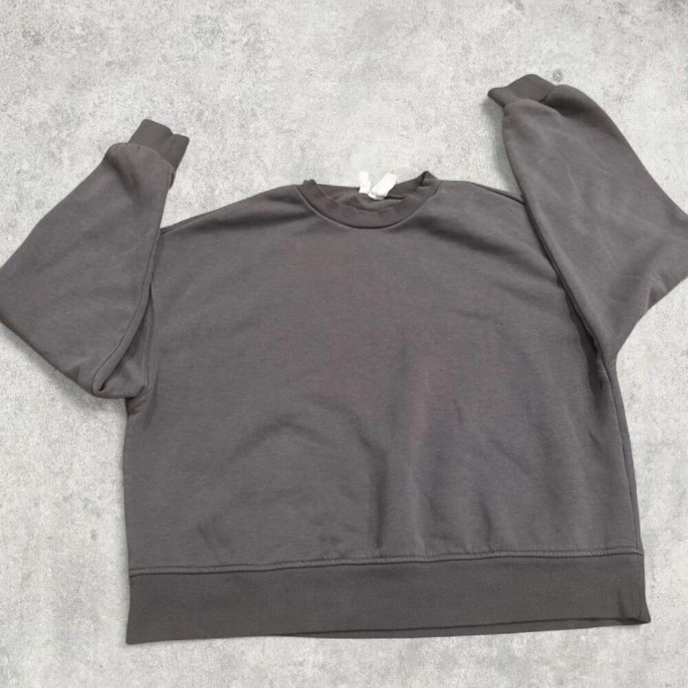 Grey‎ cropped sweatshirt